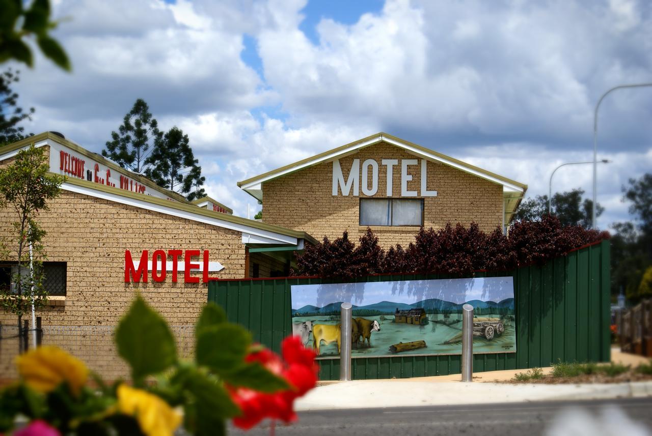 Gin Gin Village Motor Inn Motel Qld Экстерьер фото
