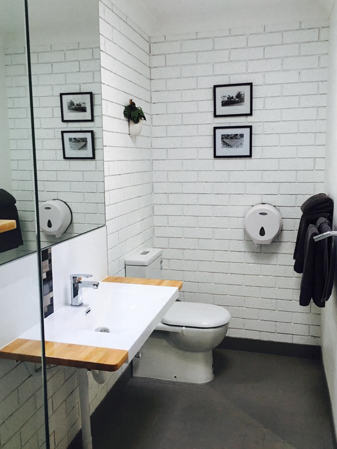 Gin Gin Village Motor Inn Motel Qld Экстерьер фото