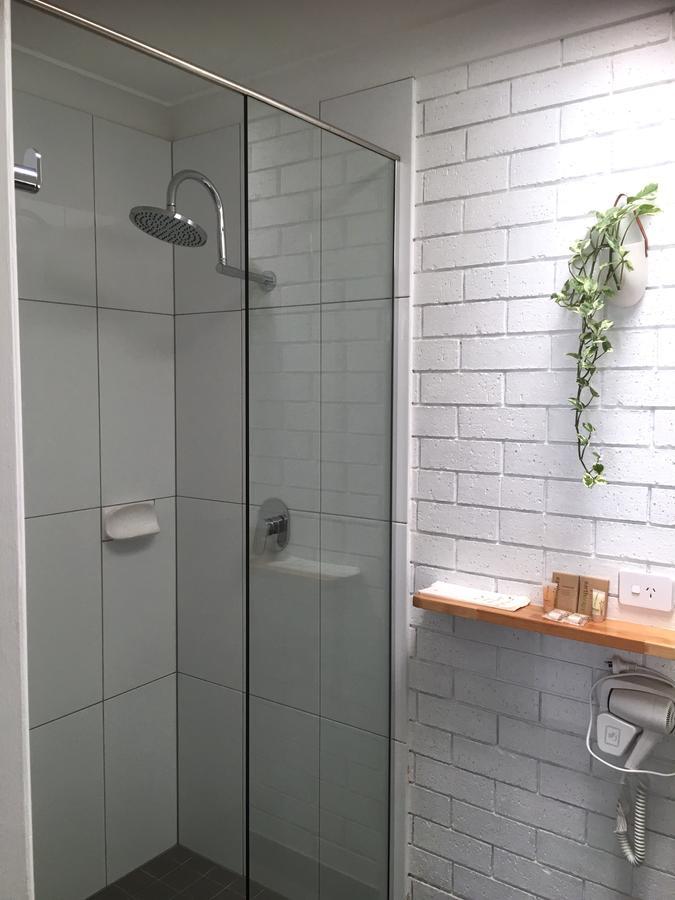 Gin Gin Village Motor Inn Motel Qld Экстерьер фото