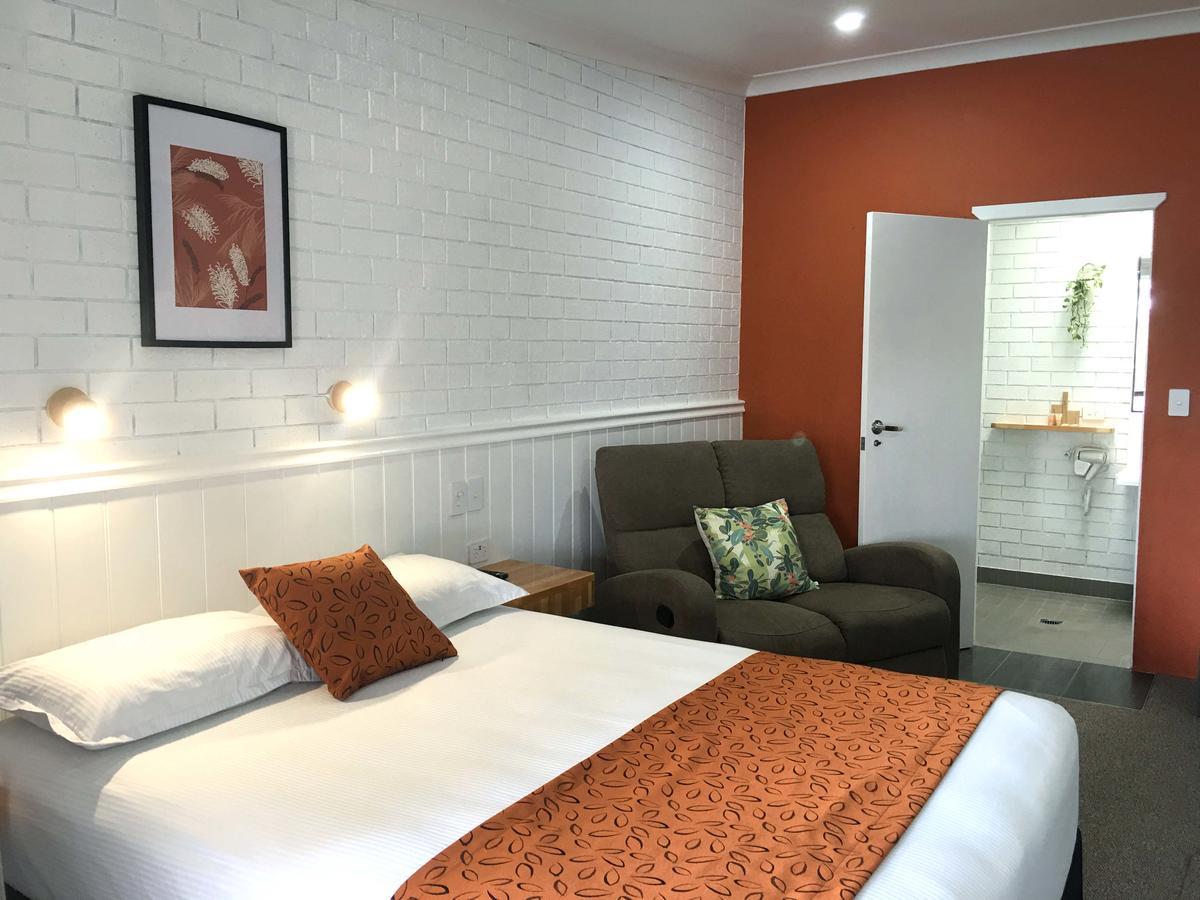 Gin Gin Village Motor Inn Motel Qld Экстерьер фото
